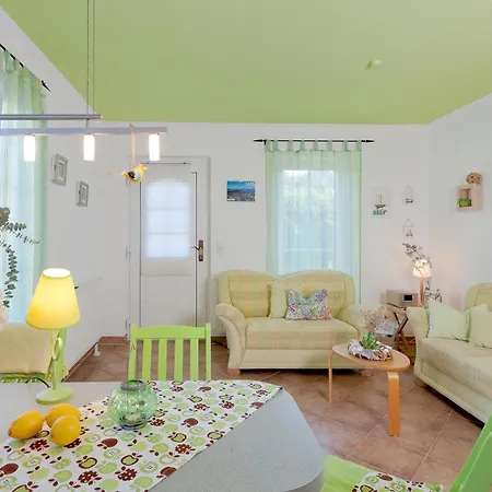 51 4, Lindenweg 8d
